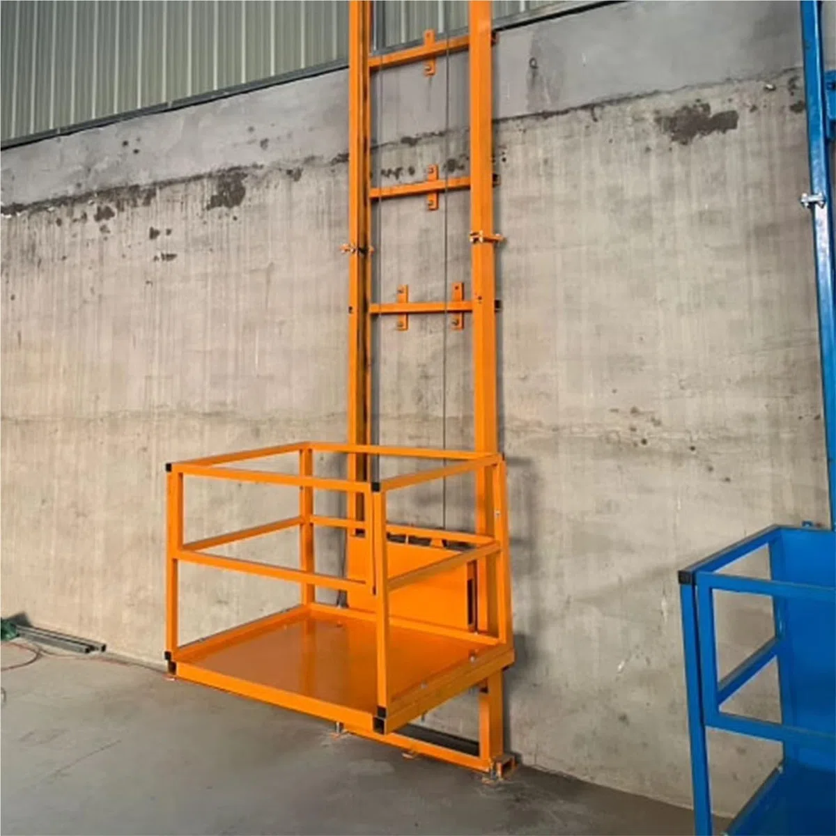 Plateforme élévatrice Ascenseur de fret, petit, entrepôt au sous-sol Ascenseur de marchandises et de passagers pour ent
